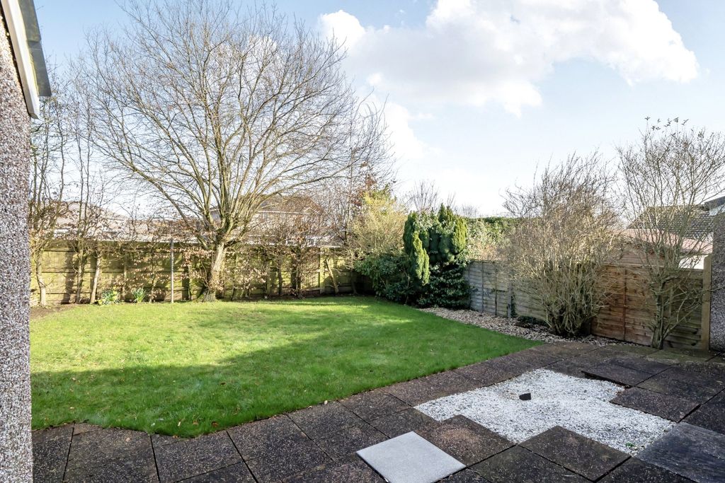 Property photo 2 of 21 Garden