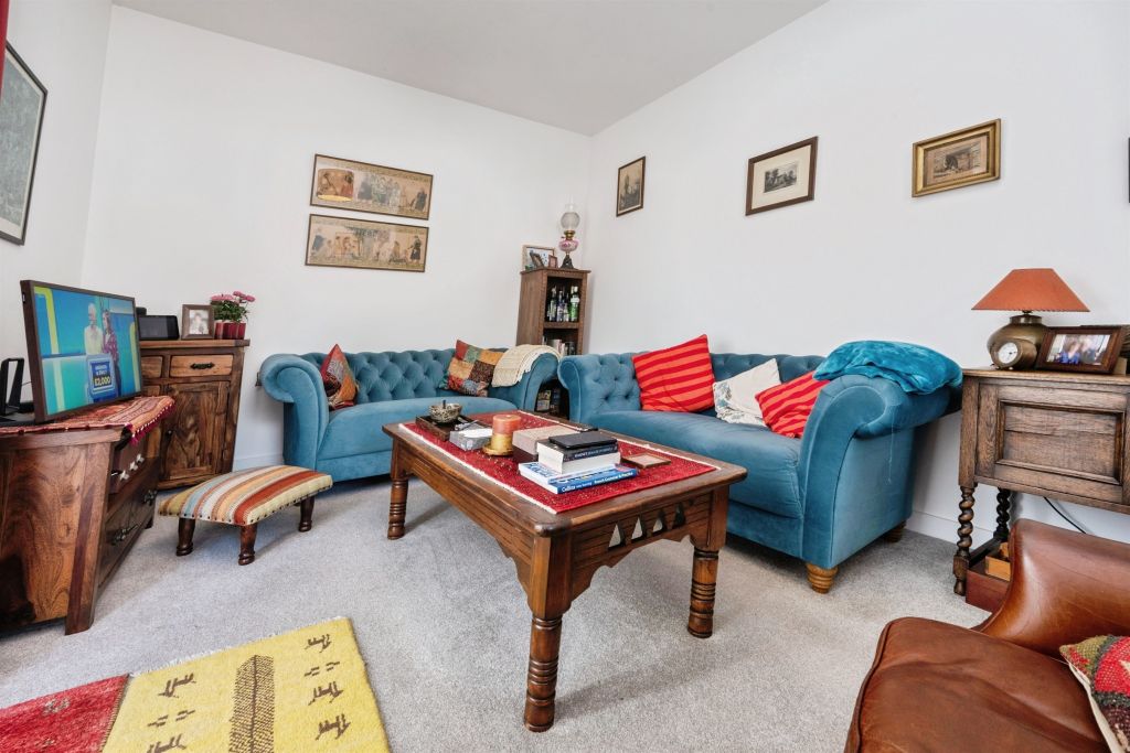 Property photo 2 of 17