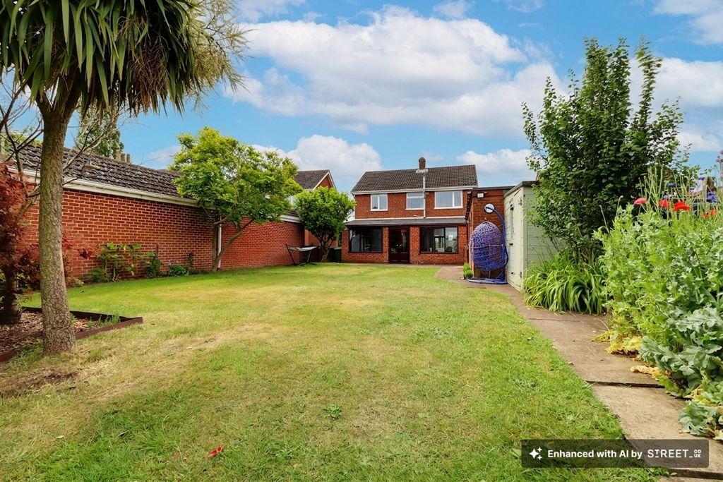 Property photo 3 of 33