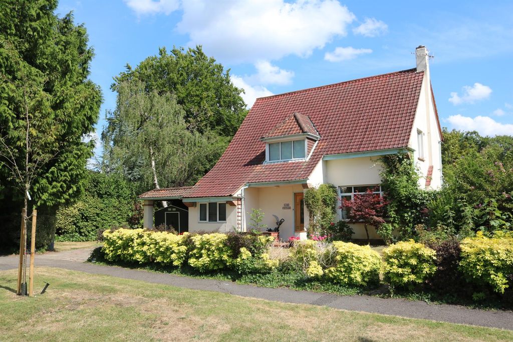 Property photo 1 of 12 Gdn Front 2.Jpg