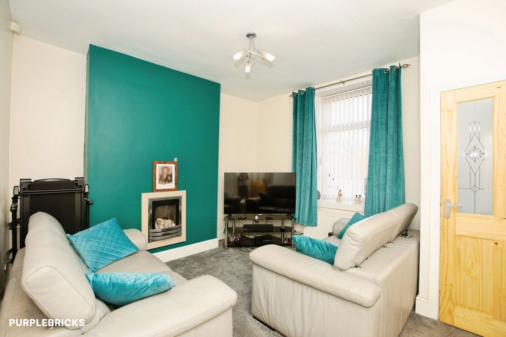Property photo 2 of 22