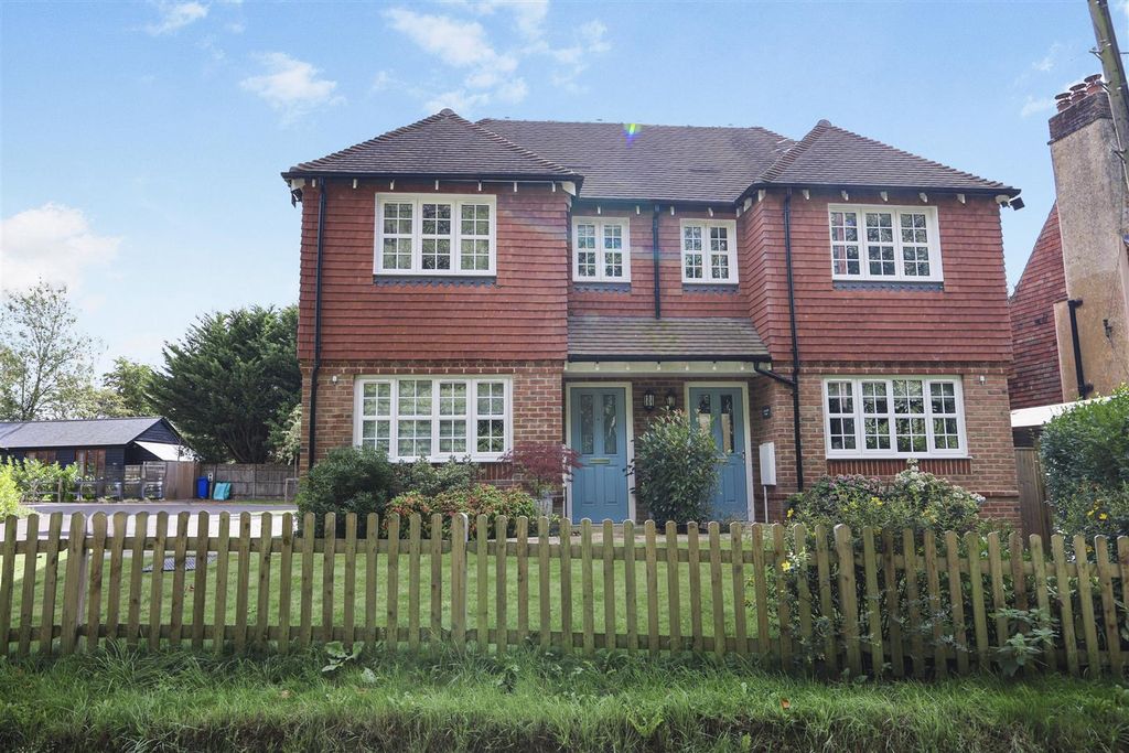 Property photo 1 of 13 Front