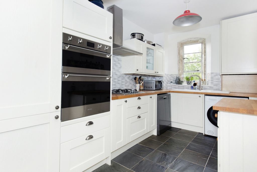 Property photo 2 of 14 3513024