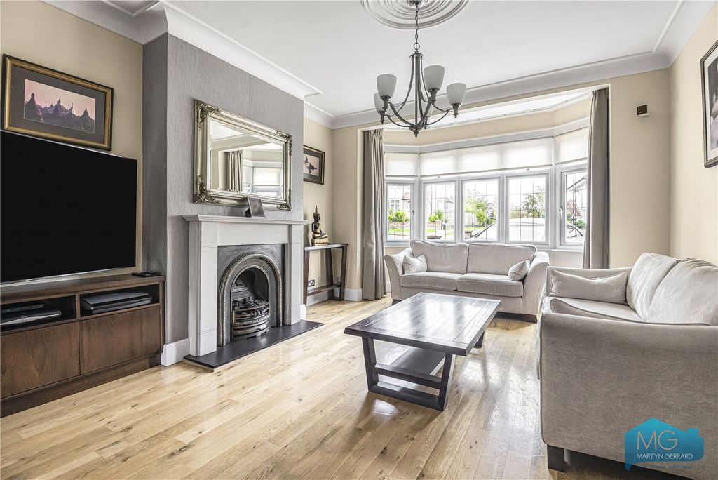 Property photo 2 of 37 Picture No. 08