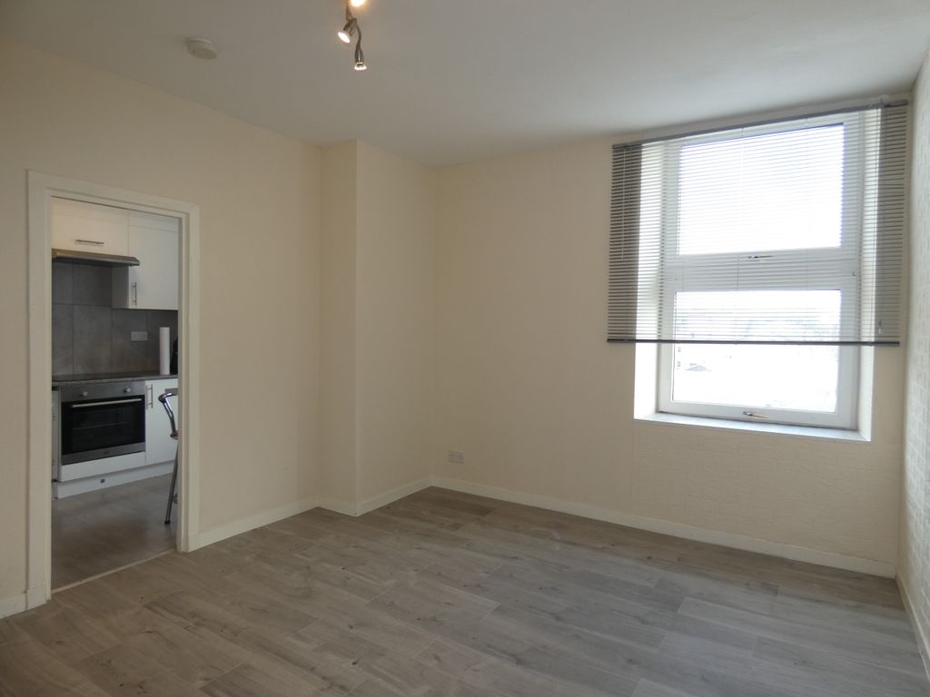 Property photo 2 of 9 Lounge