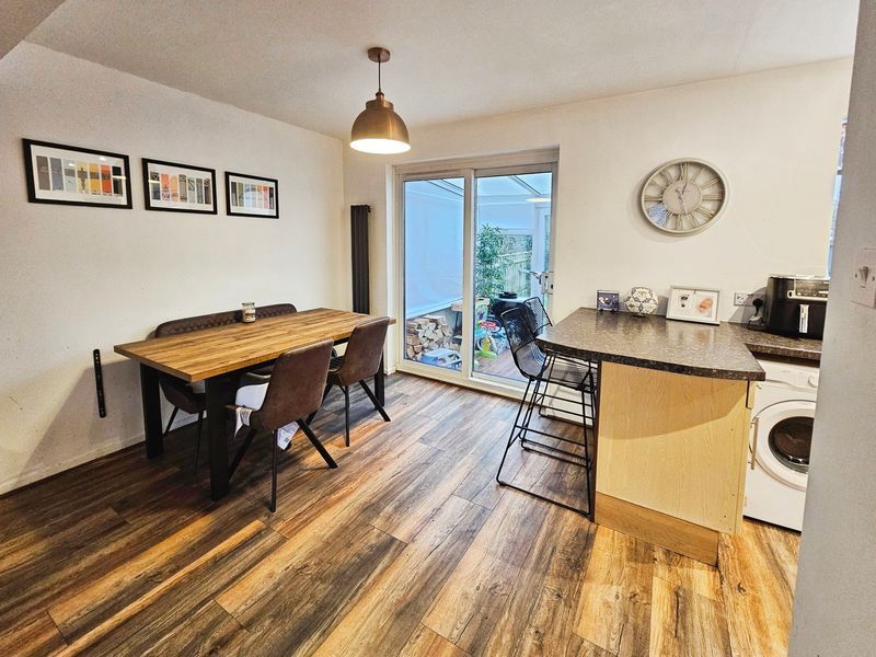 Property photo 3 of 11 Photo 7