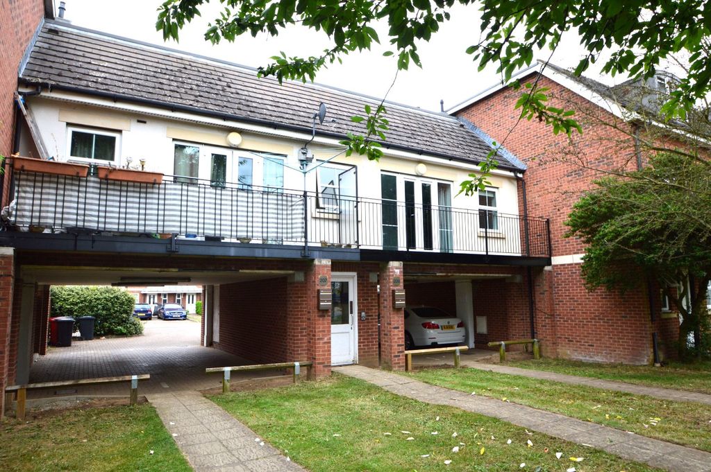 Property photo 2 of 9 Picture No. 15