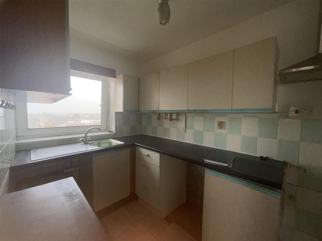 Property photo 2 of 6 Kitchen
