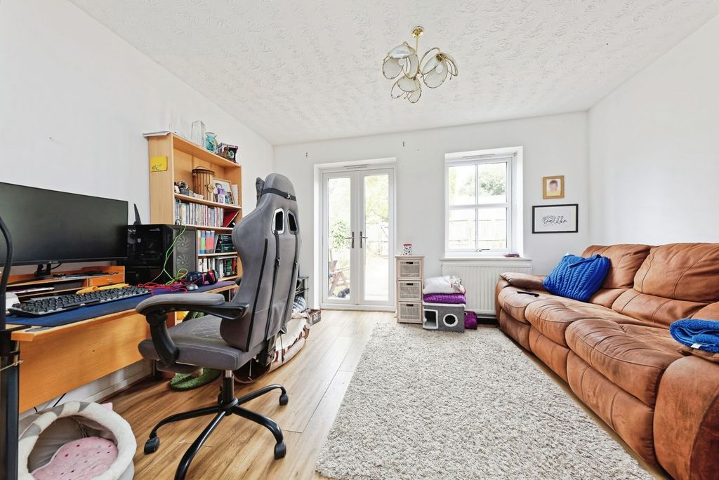 Property photo 3 of 16 Photo