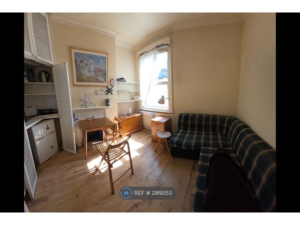 Property photo 2 of 8