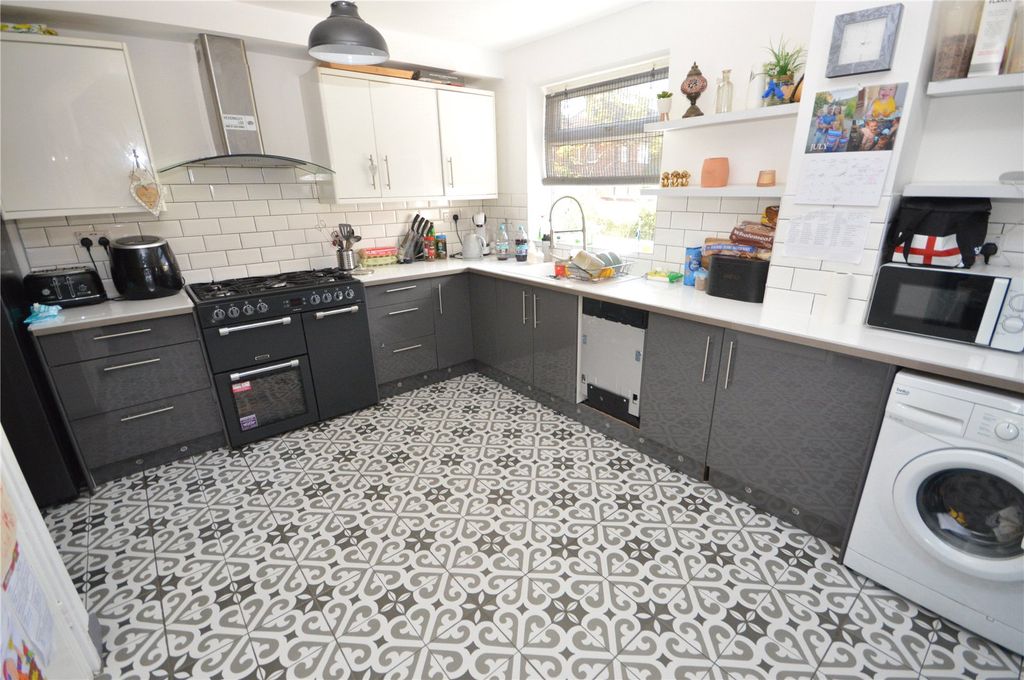Property photo 2 of 11 Picture No. 04