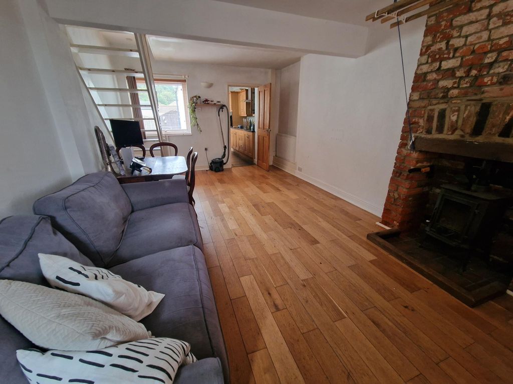 Property photo 2 of 7 Image