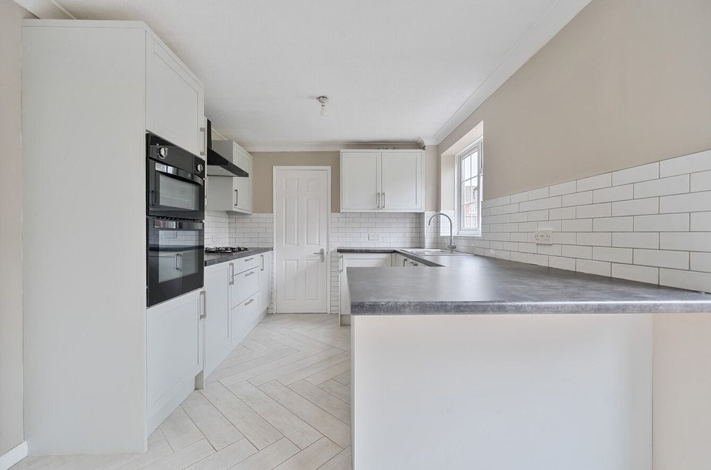 Property photo 2 of 14 Picture No. 05