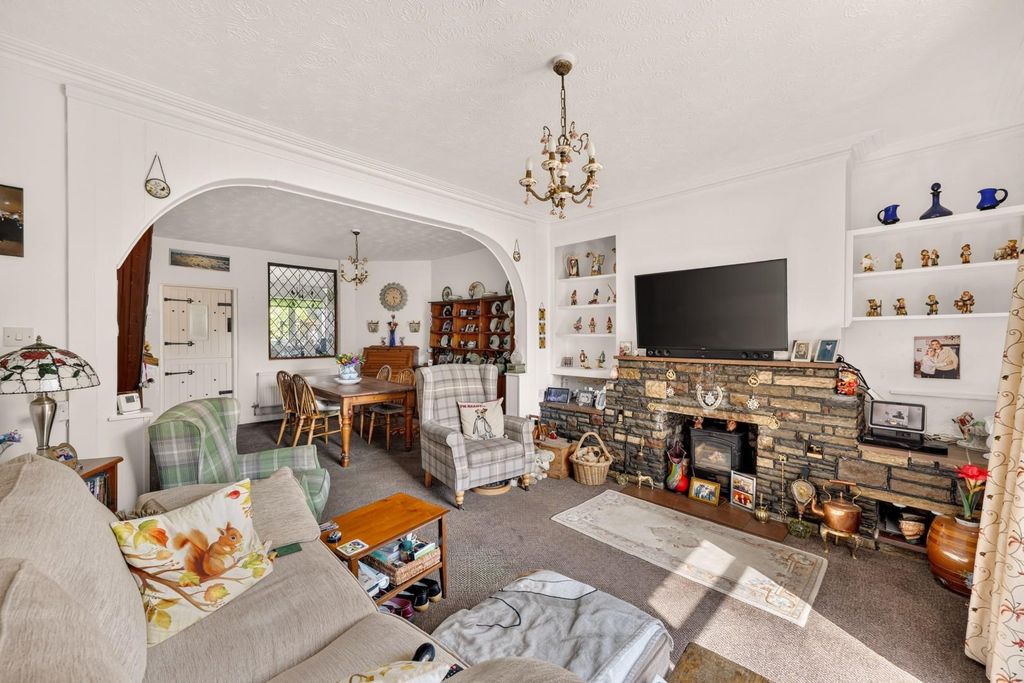 Property photo 3 of 25