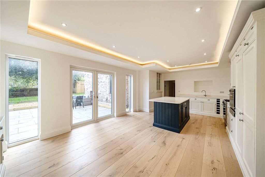 Property photo 2 of 12 Picture No. 07