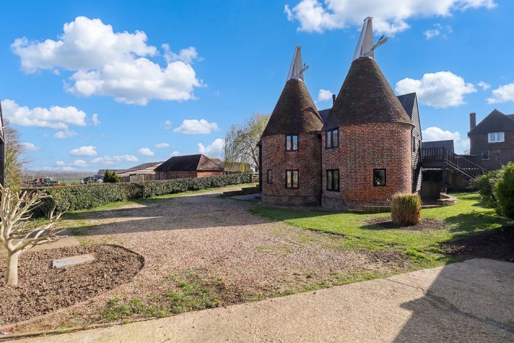 Property photo 1 of 26