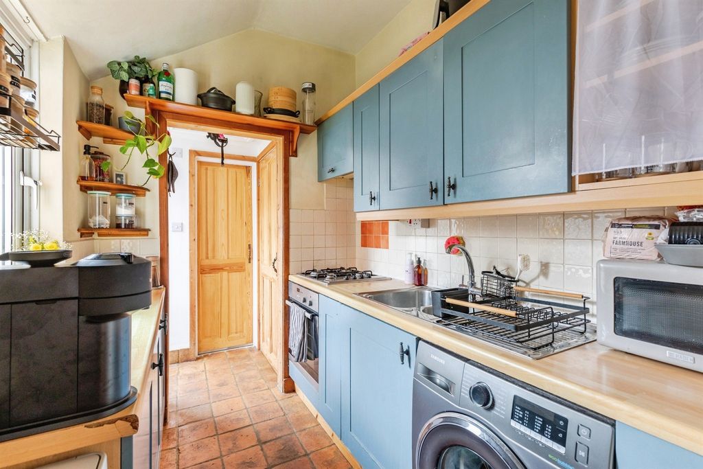 Property photo 3 of 14