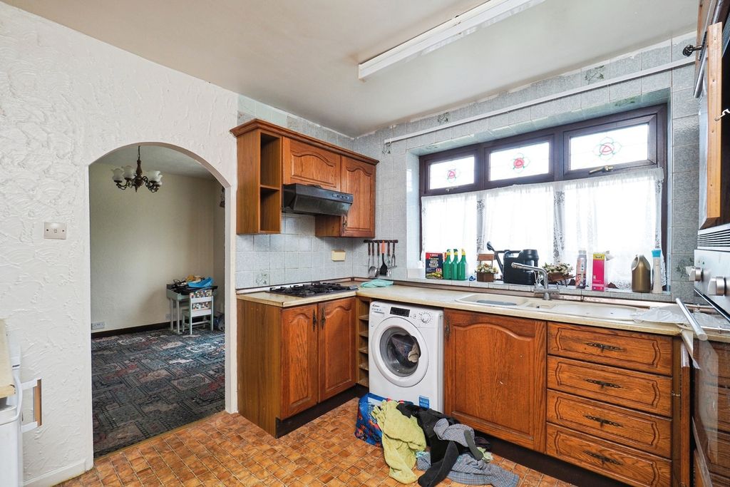 Property photo 2 of 15 Kitchen
