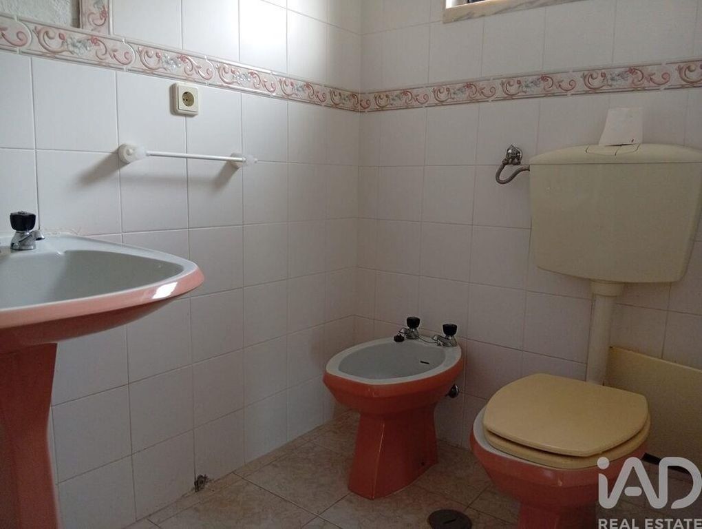 Property photo 2 of 38