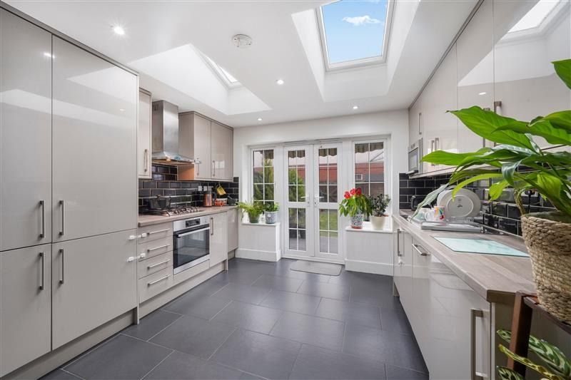 Property photo 2 of 16 4928773