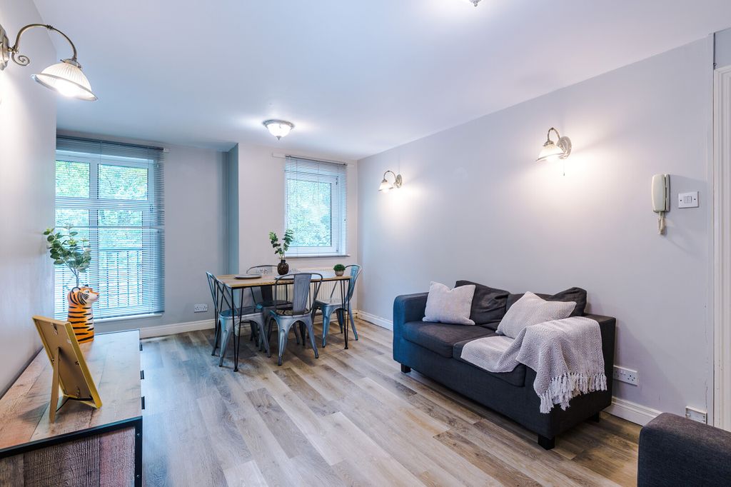 Property photo 1 of 9 Photo 0