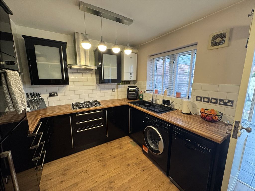 Property photo 3 of 15 Picture No. 27