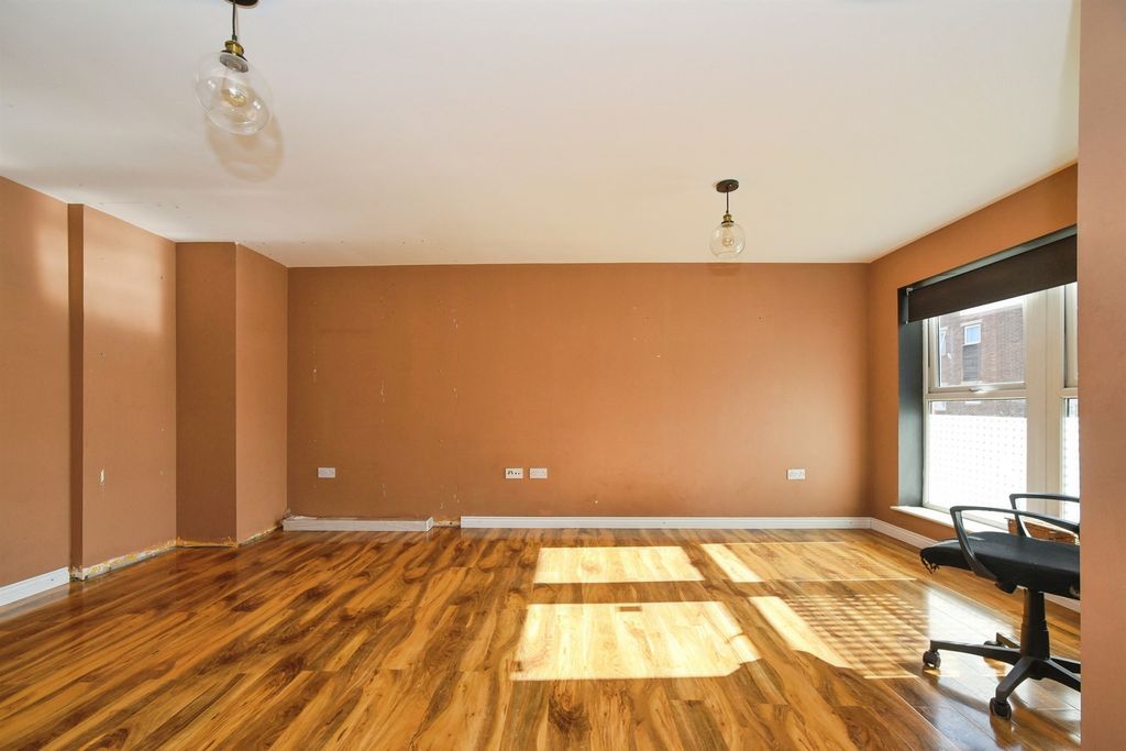Property photo 2 of 12