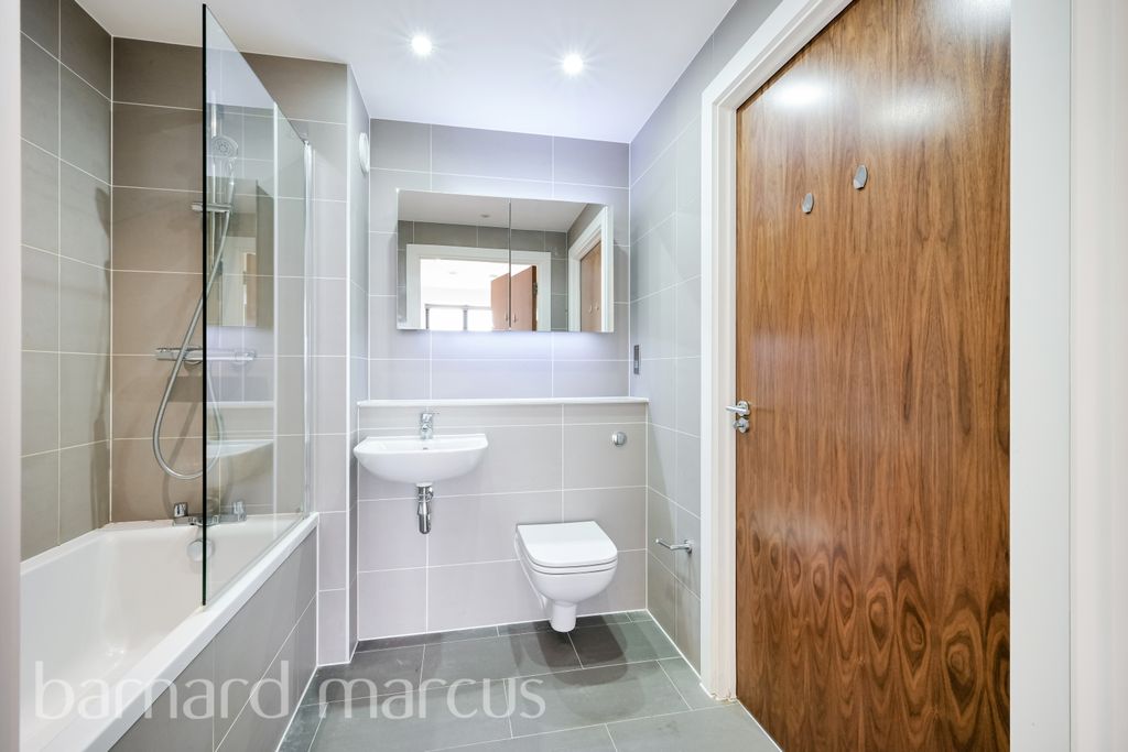 Property photo 1 of 8 Bedroom 1