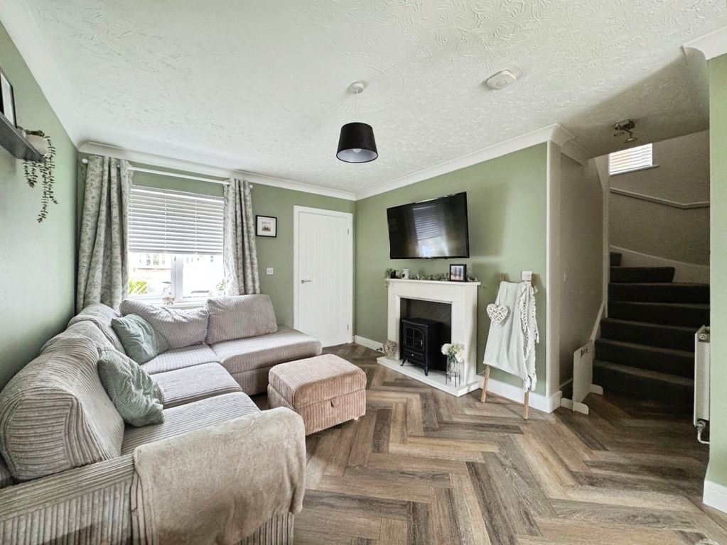 Property photo 3 of 32 4854314