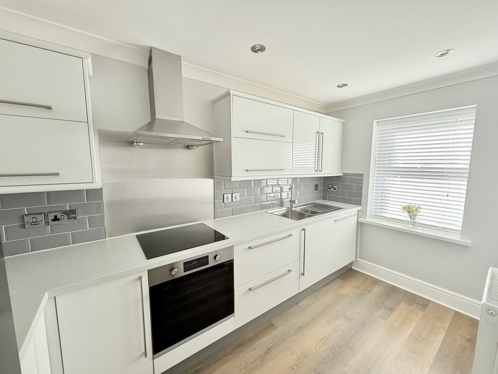 Property photo 3 of 12 Image00005 (1)
