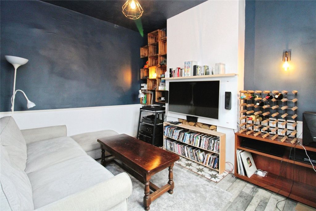 Property photo 2 of 12 Picture No. 13