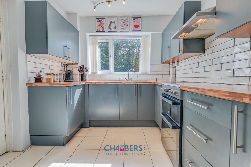 Property photo 2 of 33 Kitchen