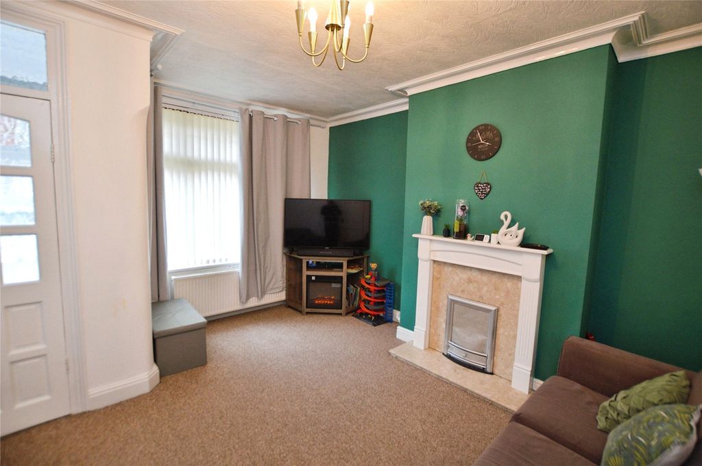 Property photo 2 of 18 Picture No. 11