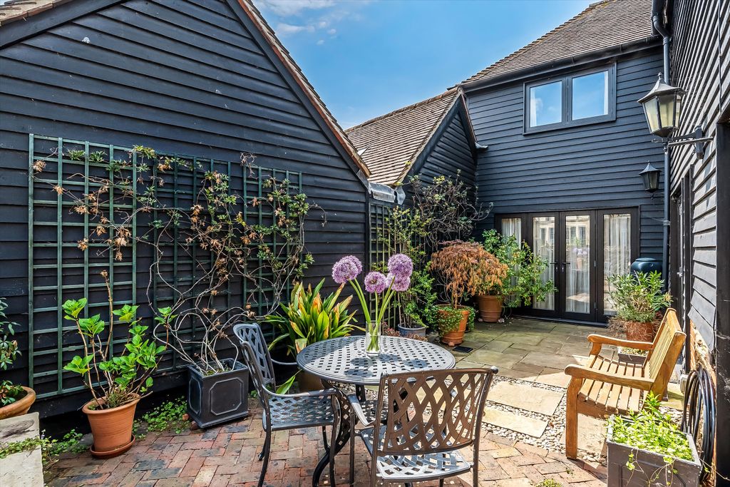 Additional image 17 of 4 bed barn conversion for saleThe Barns, Shackleford, Godalming, Surrey GU8