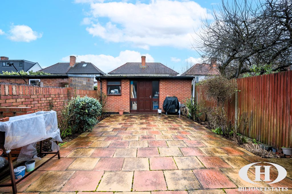 Property photo 3 of 15