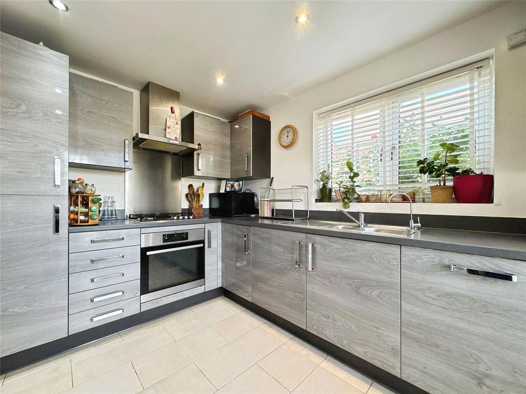 Property photo 3 of 21 Picture No. 17