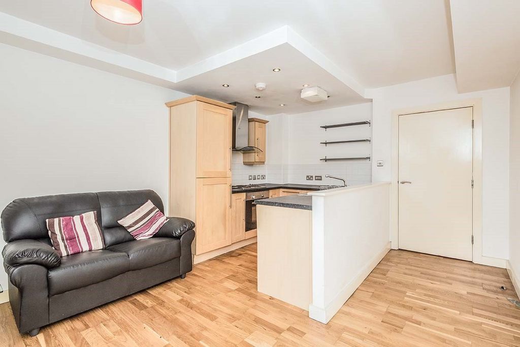 Property photo 3 of 9 Photo