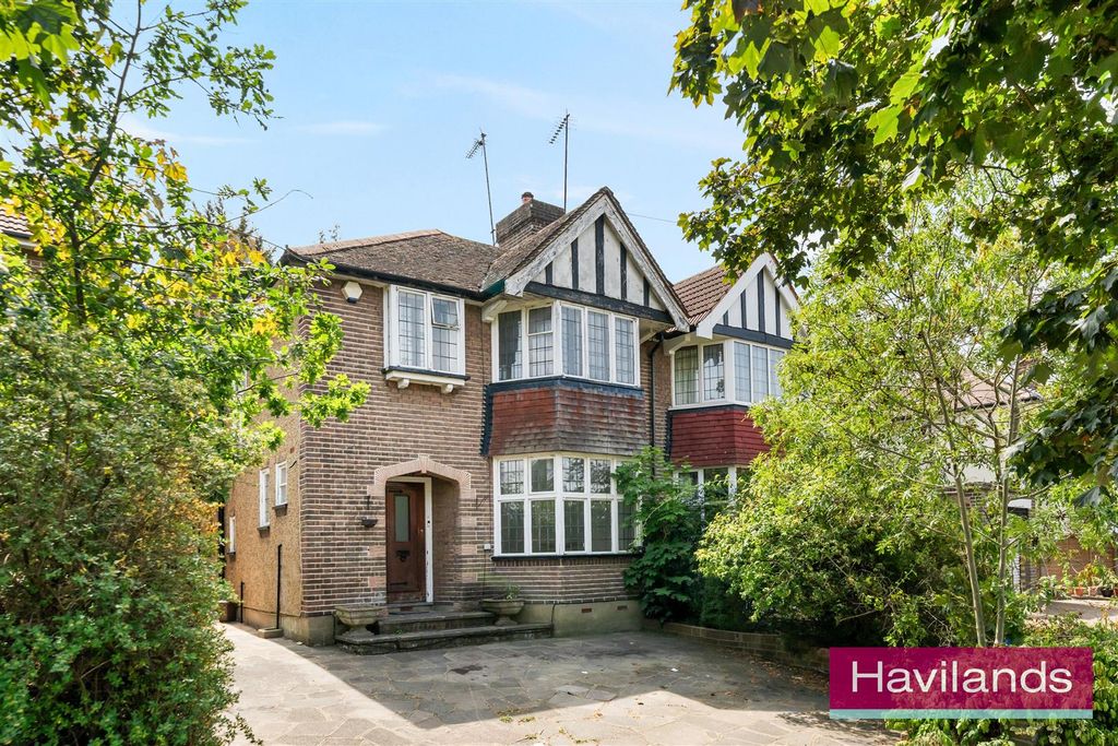 Property photo 1 of 22 Winchmore Hill Road-22.Jpg