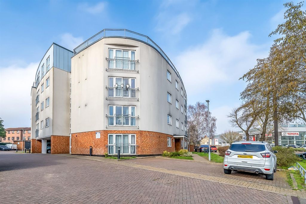 Property photo 1 of 8 External