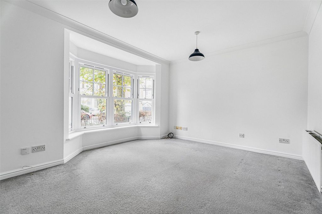 Property photo 3 of 17 Picture No. 70