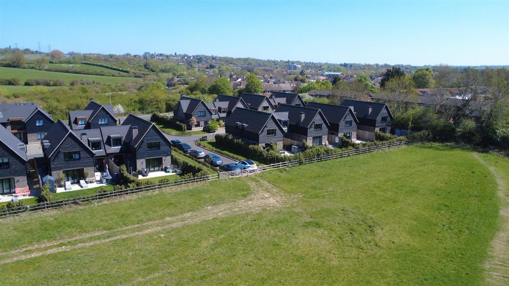 Property photo 2 of 57 Dji_Fly_20260423_123752_629_1776944723548_Aeb.Jpeg