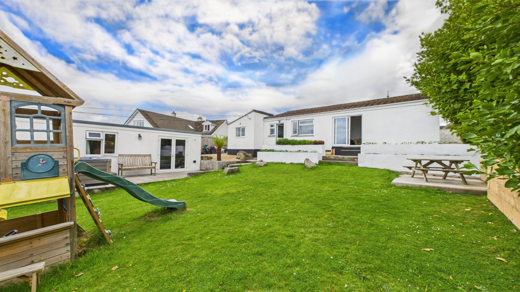 Property photo 1 of 37 5Â Bedroom Bungalow For Sale