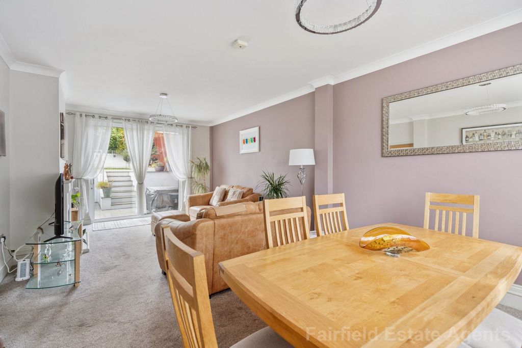 Property photo 3 of 23