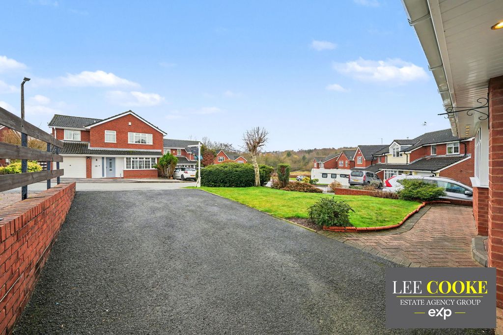 Property photo 2 of 30