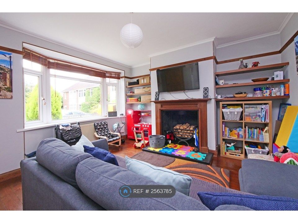 Property photo 3 of 14 Living Room