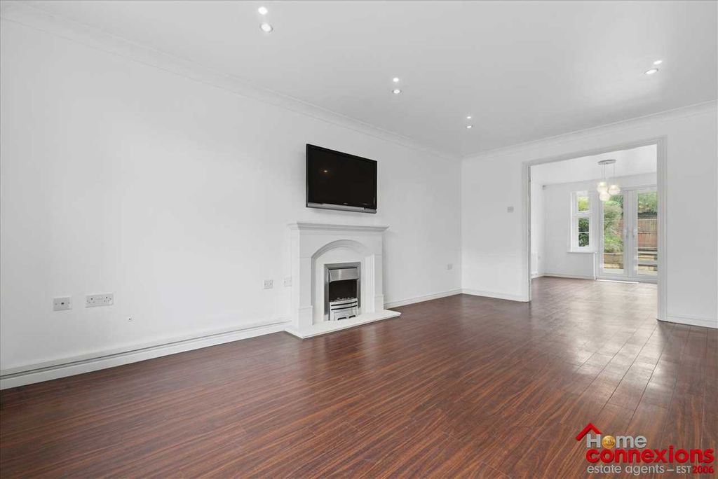 Property photo 3 of 33