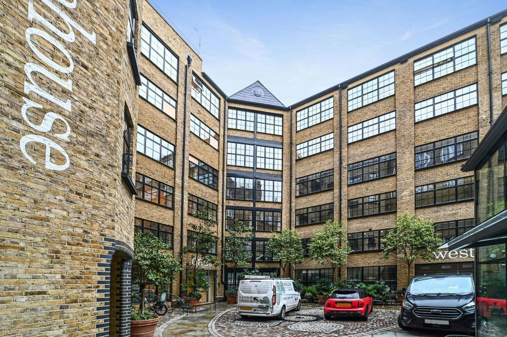 Property photo 3 of 12 Embcoldstreet25.Jpg