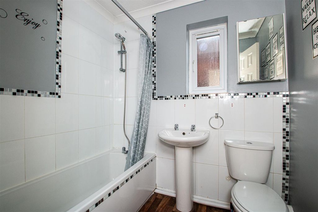 Property photo 3 of 8 71Cor_7.Jpg