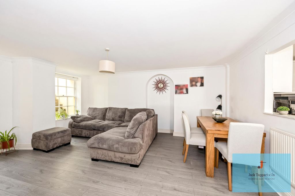 Property photo 2 of 18 Living Room