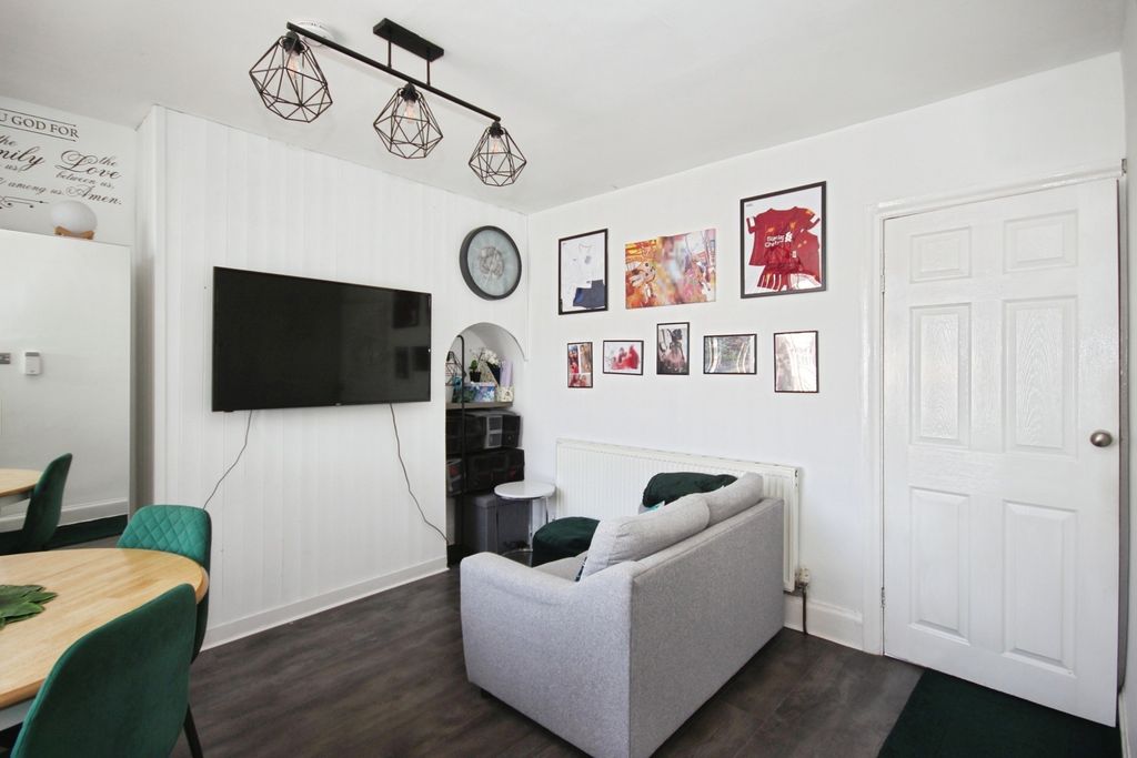 Property photo 3 of 19 Pbox-Img.Jpg